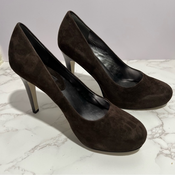 NIB Banana Republic Elegant Chocolate Brown Suede Pumps -- 10 - Picture 4 of 12